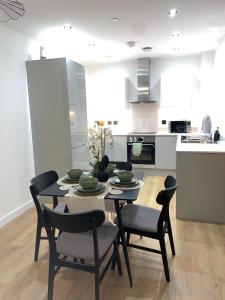 Scholars Quarter - 1 Bed - Sleeps 2 - Jewellery