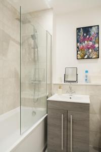 Scholars Quarter - 1 Bed - Sleeps 2 - Jewellery