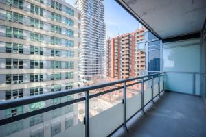 Modern 2BR Condo in Midtown Toronto with Balcony