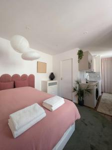 2 Studios indépendants, calmes, centre-ville, cosy