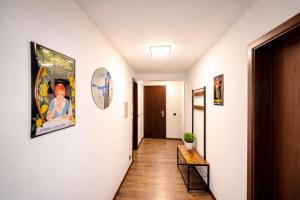 LEndroit by la Reine city center