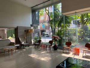 2 Min Nana BTS with Free Airport Pickup