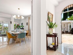 Villa Sophora - 5 Minutes from Puerto Banus