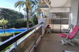 Apartment with pool at 400 meters from the sea