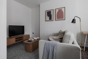 Modern 2-BDR 1BR in Earls Court