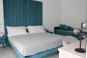 Gheloi Room