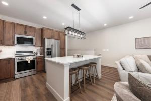 15 Saddle Horn Way - Rendezvous