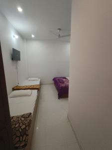 amit guest inn vrindavan