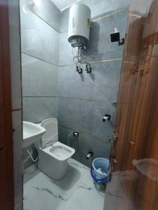 amit guest inn vrindavan