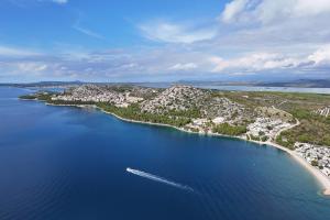 Ahoi House 7 Luxus Ferienhaus direkt am Meer mit Terrasse ideal für Familien