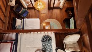 Cascadia Rad Villa