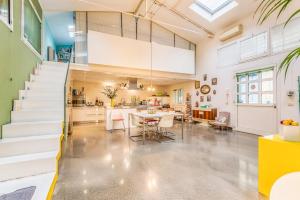 Stunning loft with private court - Navigli district
