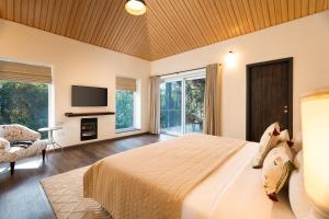 Sunny Woodlands Estate by LuxUnlock