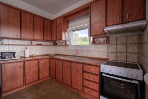Lydias House by Golden Host