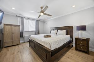 21st Floor Skyline Retreat Luxury Stay in Downtown ATL-Free Parking-03
