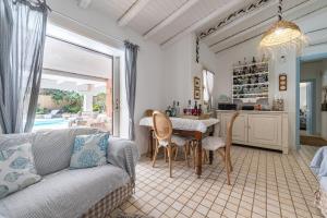 Villa Toren Notteri con piscina img20