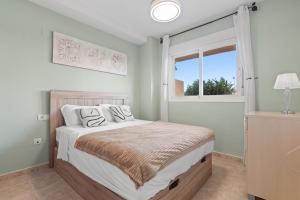 Spacious apartment with terrace near the beach