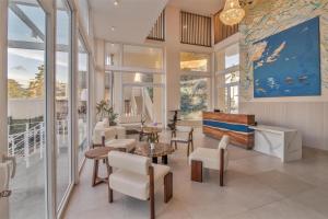 Claritas Beach Bar & Resort