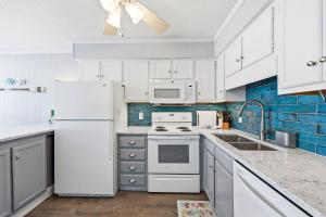 Golden Mile Oceanview Retreat