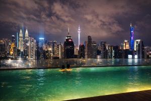 Regalia KLCC SkyPool Luxury KL by SAMS Suite