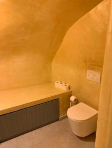 M Residence Santorini Johnnie Cave