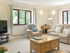The Oaks - Uk11270