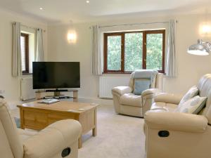 The Oaks - Uk11270