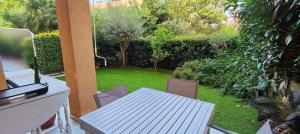 Garden studio 150 m from the beach