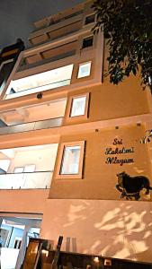 New Modern Studio 2BHK Full Furnished in Kondapur
