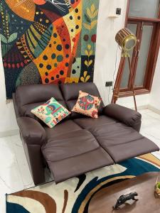 Mi Casa Amore - Cozy 2BHK with Projector