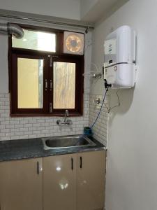 Mi Casa Amore - Cozy 2BHK with Projector