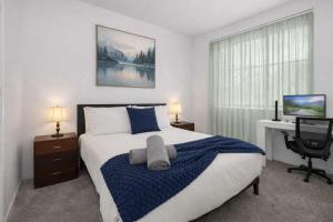 Scottsdale Sonoran Retreat 2BR Desert Escape with Pool EV Charging & Private Patio