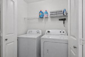 Scottsdale Sonoran Retreat 2BR Desert Escape with Pool EV Charging & Private Patio