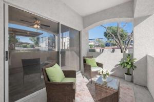 Scottsdale Sonoran Retreat 2BR Desert Escape with Pool EV Charging & Private Patio