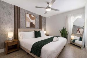 Chic South Tampa Retreat 2 King Beds Pool Gym & Prime Walkable Location