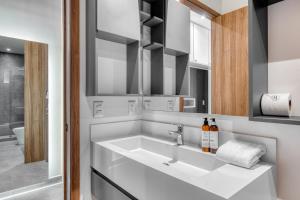 Luxury Studio - Revolution Monument View - Gym