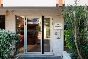 appartement entierement rénové avec vue sur le bassin et villa St Yves parking privé