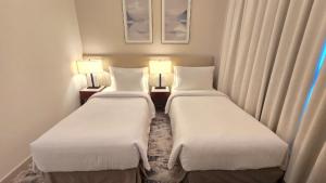 Stuning Direct Sea View Three-bedroom Apartment by Solo Realty