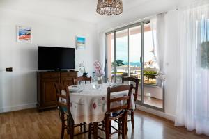 appartement entierement rénové avec vue sur le bassin et villa St Yves parking privé