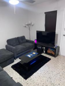 Stylish 1BR w Free Parking, near Wynwood & DT