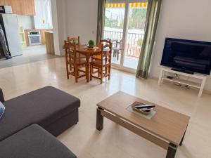 Casa Calypso: Remodeled Beach Apt with Sea Views