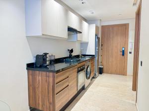 VIVASTAY Casablanca - Panoramic Luxury Studio Cheikh Khalifa Hospital near CFC