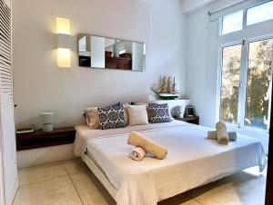 Calamari Homes - Centenario 301 - Walled City