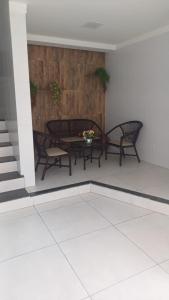 Ótimo apartamento quarto sala na Barra c ar condicionado