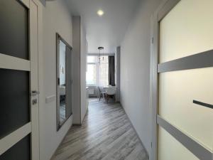 27 Pearl - The Breeze