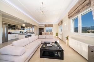 Gerasimos Dream House - 7 Minutes from the Airport