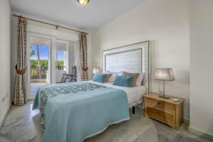 Encantador apartamento con terraza y vistas a la piscina