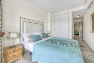 Encantador apartamento con terraza y vistas a la piscina
