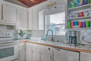 Ocean front,pet friendly,fenced yard