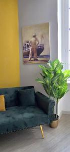 Sunny Loft at Gate of Old Nice